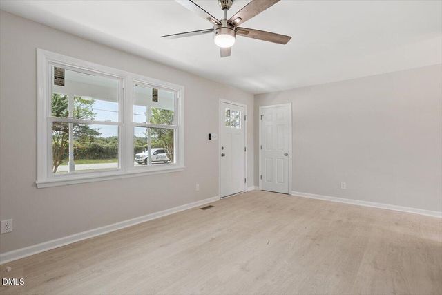 601 West Street, Selma, NC 27576