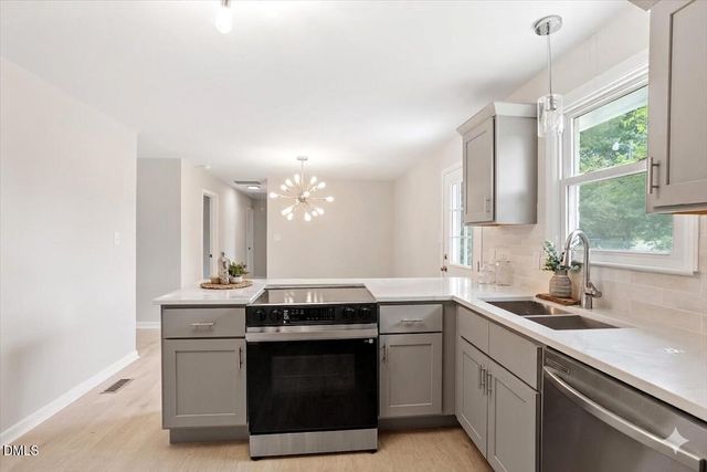 601 West Street, Selma, NC 27576