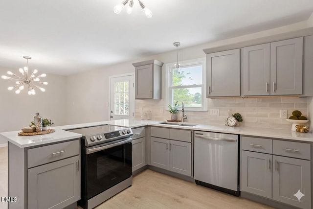 601 West Street, Selma, NC 27576