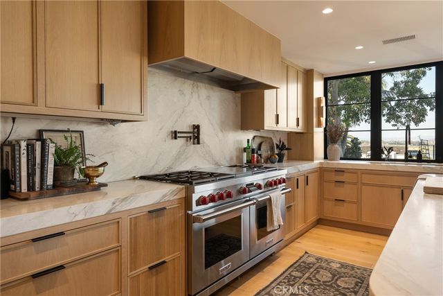 2118 Leeward, Newport Beach, CA 92660