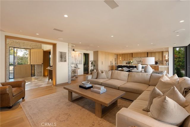 2118 Leeward, Newport Beach, CA 92660