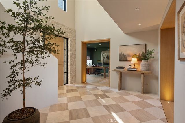 2118 Leeward, Newport Beach, CA 92660