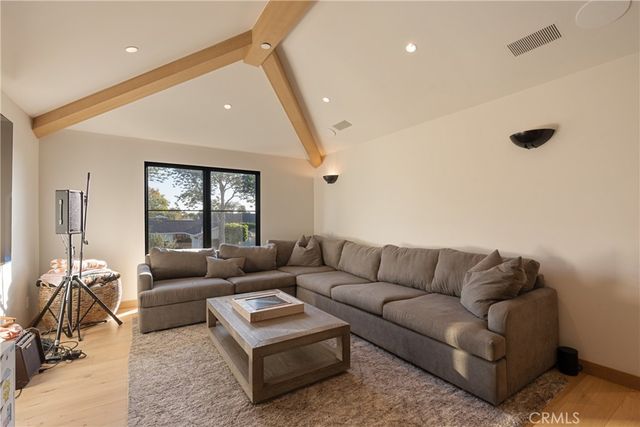 2118 Leeward, Newport Beach, CA 92660