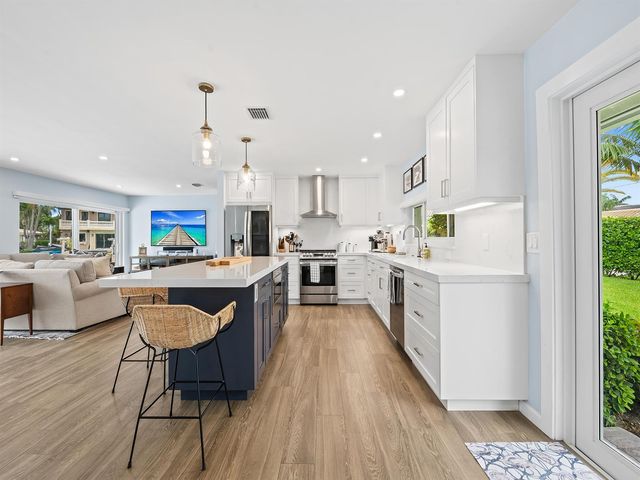 2421 NE 50th Street, Lighthouse Point, FL 33064