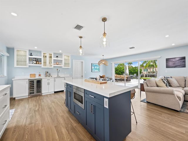 2421 NE 50th Street, Lighthouse Point, FL 33064