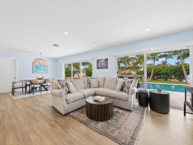 2421 NE 50th Street, Lighthouse Point, FL 33064