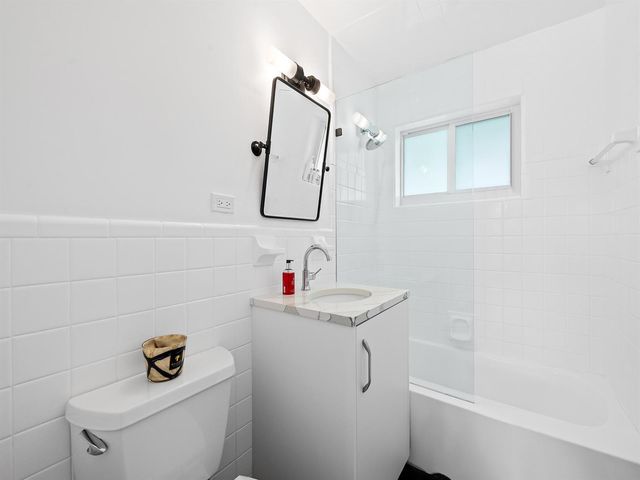 2421 NE 50th Street, Lighthouse Point, FL 33064