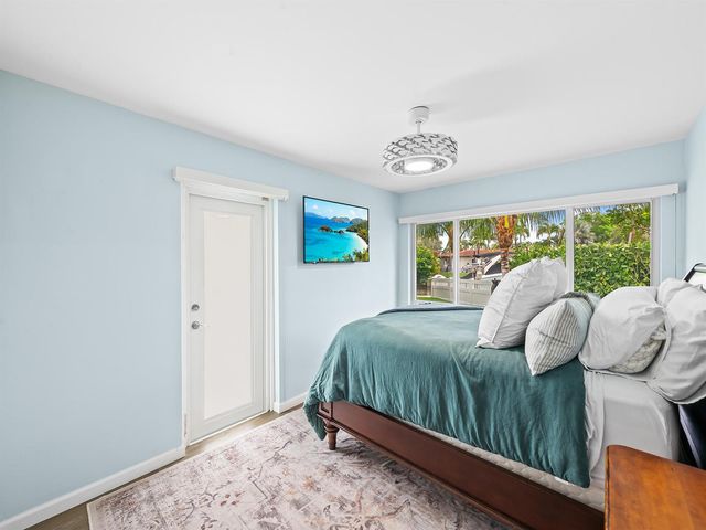 2421 NE 50th Street, Lighthouse Point, FL 33064