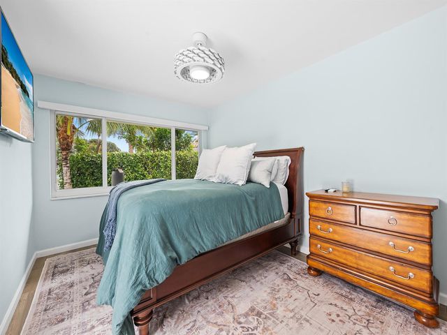 2421 NE 50th Street, Lighthouse Point, FL 33064