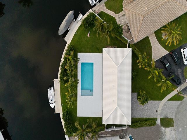 2421 NE 50th Street, Lighthouse Point, FL 33064