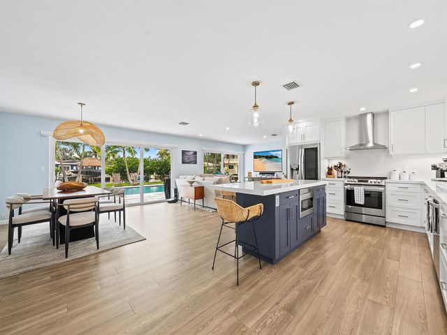 2421 NE 50th Street, Lighthouse Point, FL 33064