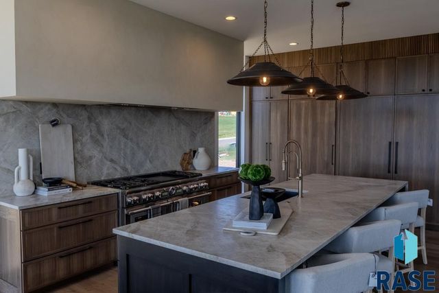 705 N Sanctuary Dr Drive, Sioux Falls, SD 57110