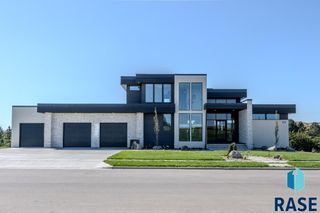 705 N Sanctuary Dr Drive, Sioux Falls, SD 57110