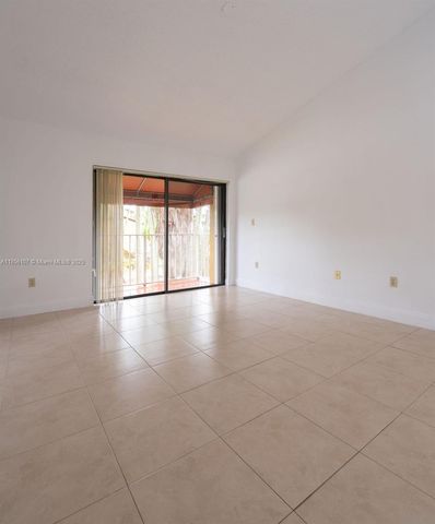 15650 SW 80th St F-201, Miami, FL 33193