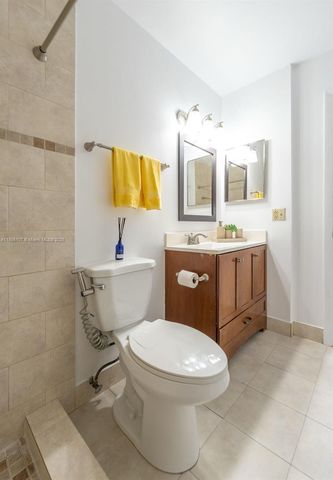 15650 SW 80th St F-201, Miami, FL 33193