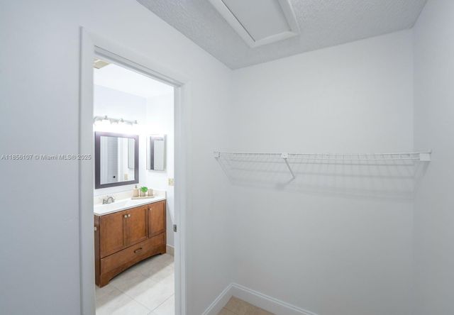 15650 SW 80th St F-201, Miami, FL 33193