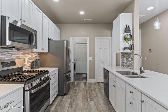 1127 Greensview Circle, Leland, NC 28451