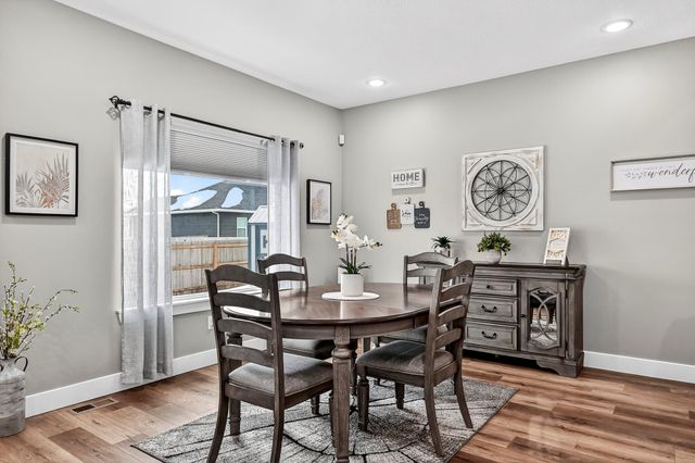 183 E Cowling Street, Republic, MO 65738