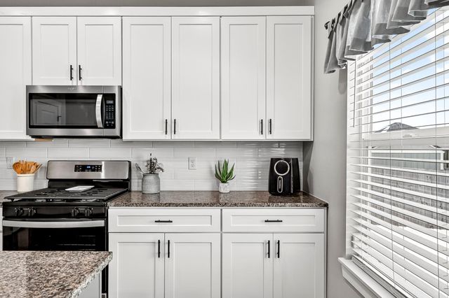 183 E Cowling Street, Republic, MO 65738