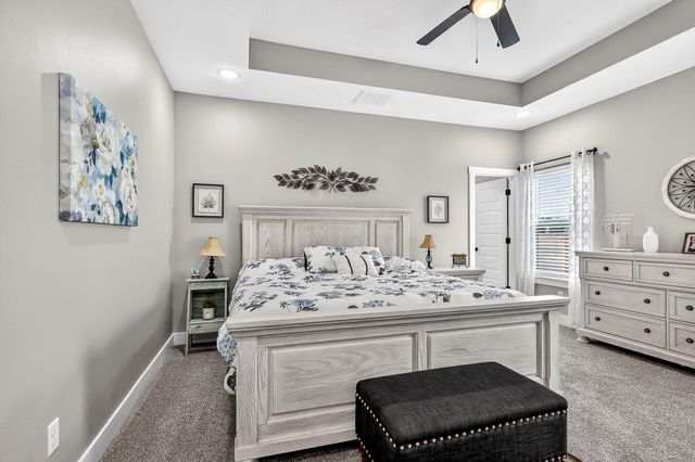 183 E Cowling Street, Republic, MO 65738