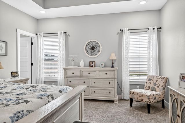 183 E Cowling Street, Republic, MO 65738