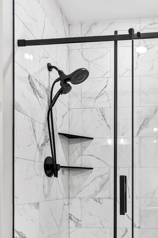 183 E Cowling Street, Republic, MO 65738