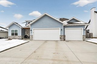 183 E Cowling Street, Republic, MO 65738