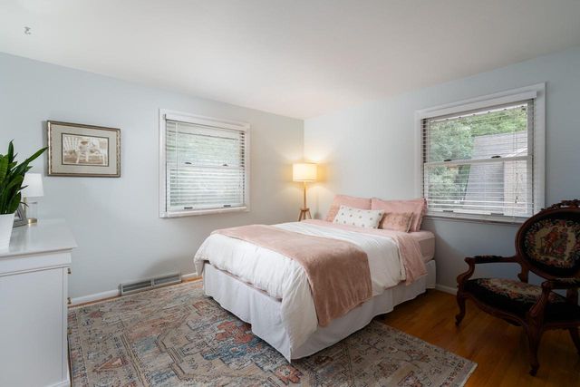 1521 N 122nd STREET, Wauwatosa, WI 53226