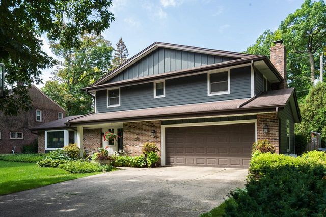 1521 N 122nd STREET, Wauwatosa, WI 53226