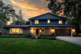 1521 N 122nd STREET, Wauwatosa, WI 53226