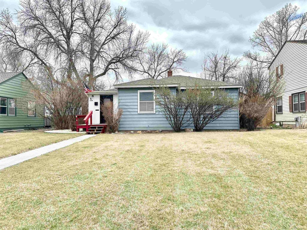1714 Salsbury Ave, Cody, WY 82414 photo 3
