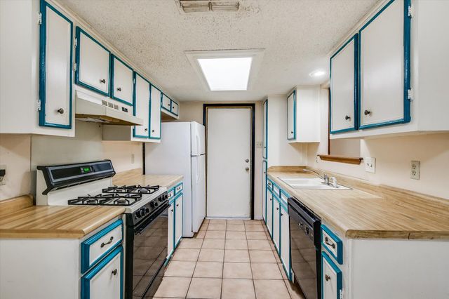 600 County Glen ST, Leander, TX 78641