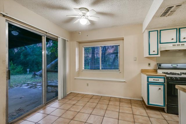 600 County Glen ST, Leander, TX 78641