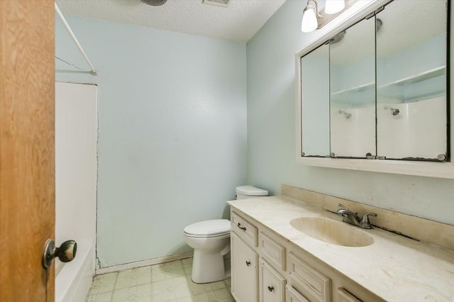 600 County Glen ST, Leander, TX 78641