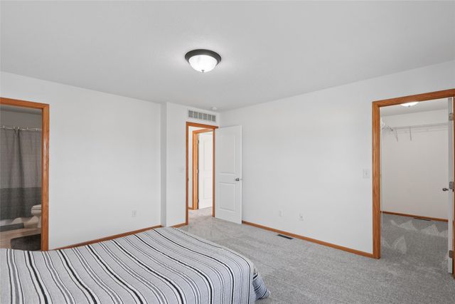 1215 S 4th Street, Indianola, IA 50125