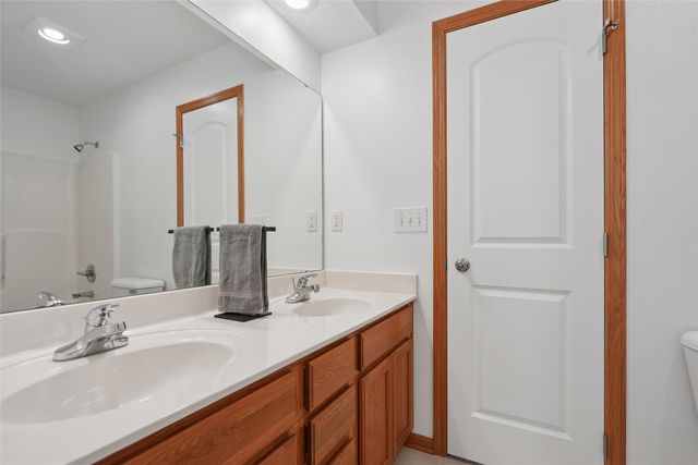 1215 S 4th Street, Indianola, IA 50125