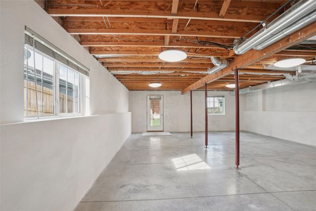 1215 S 4th Street, Indianola, IA 50125