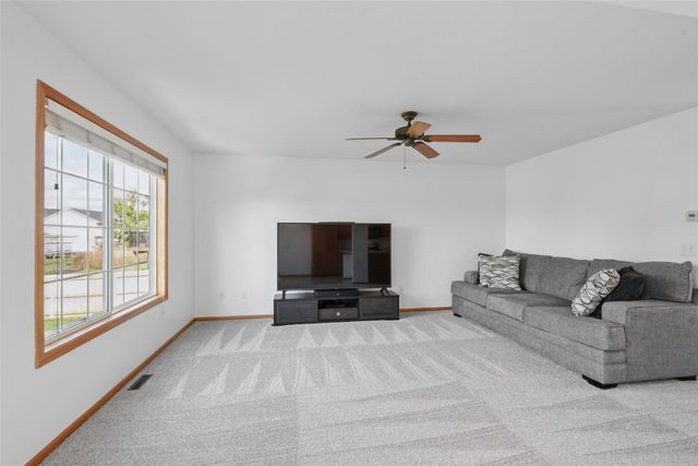 1215 S 4th Street, Indianola, IA 50125