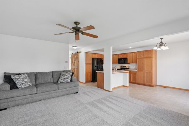 1215 S 4th Street, Indianola, IA 50125