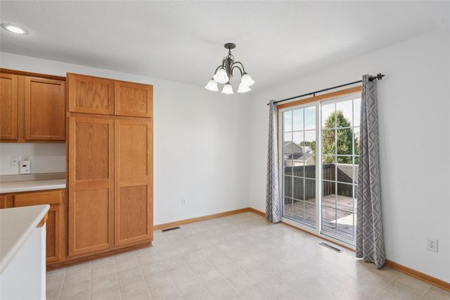 1215 S 4th Street, Indianola, IA 50125