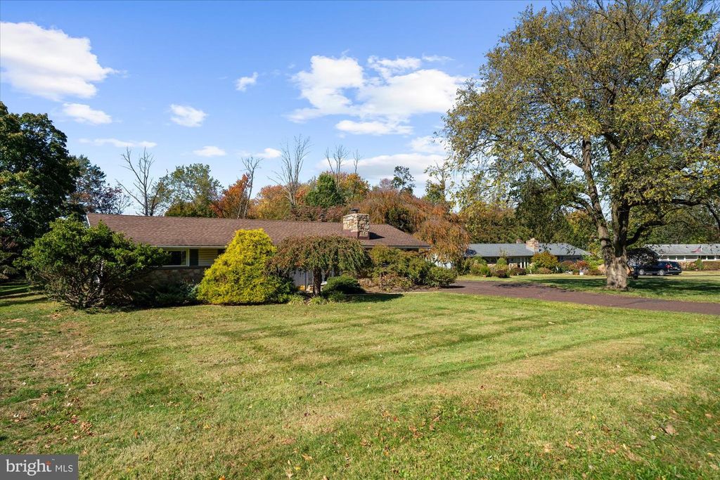 Image 31 of property listing at 6 LANTERN LN, Lansdale, PA 19446