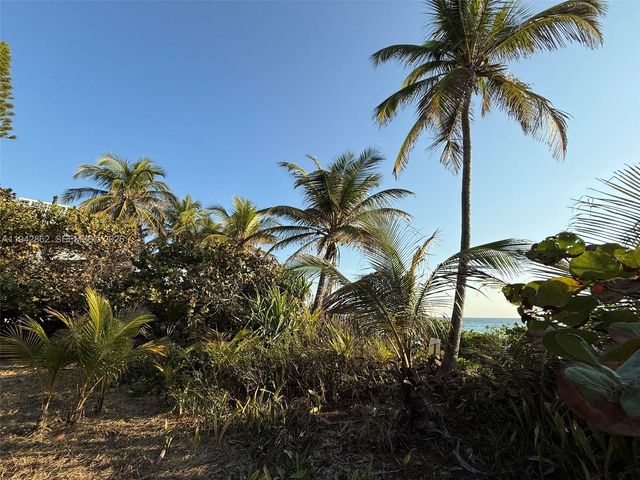 5784 N Surf Rd, Hollywood, FL 33019