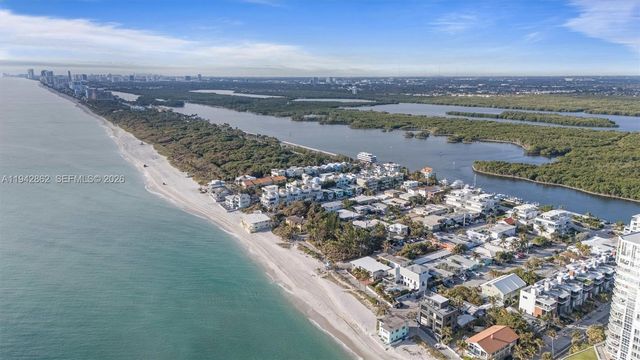 5784 N Surf Rd, Hollywood, FL 33019