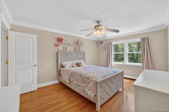 8 Aspen Way, Thornwood, NY 10594