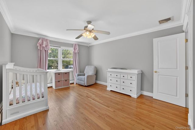 8 Aspen Way, Thornwood, NY 10594