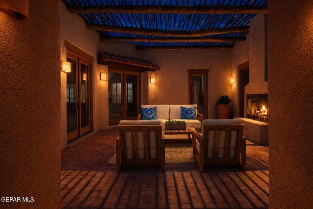 1240 CALLE LAGO Drive, El Paso, TX 79912