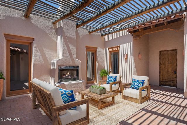 1240 CALLE LAGO Drive, El Paso, TX 79912