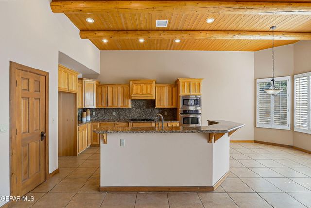 1240 CALLE LAGO Drive, El Paso, TX 79912