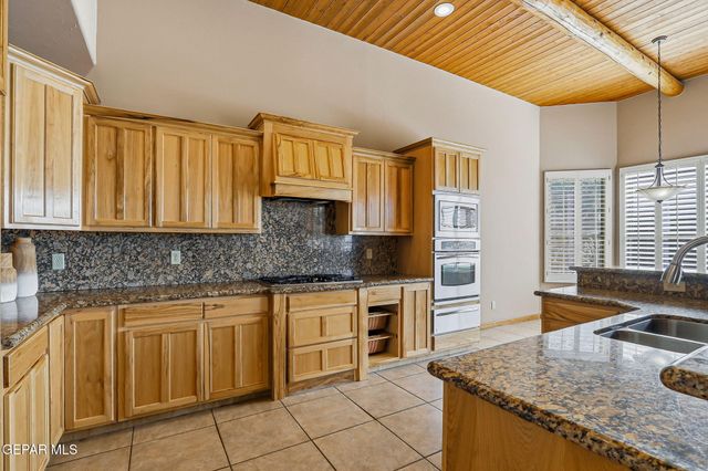 1240 CALLE LAGO Drive, El Paso, TX 79912