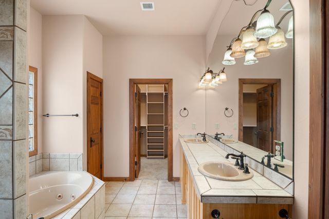 1240 CALLE LAGO Drive, El Paso, TX 79912